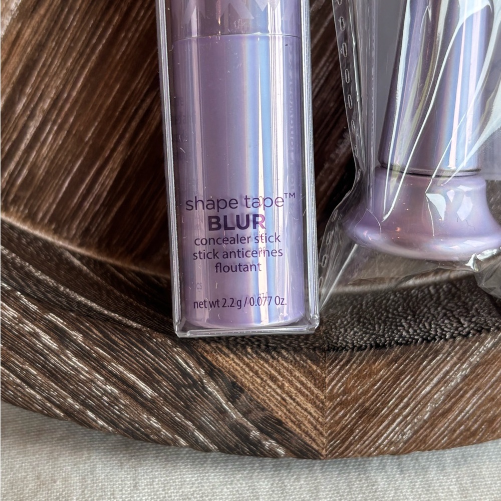 Tarte Shape Tape Blur Hydrating Concealer Stick with Brush • 22N Light Neutral - Picture 2 of 10